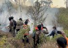 Polres-Batu-Terjunkan-Personel-Tangani-Karhutla-di-Gunung-Buthak-dan-Sterilisasi-Jalur-Pendakian-Panderman