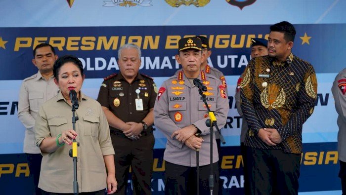 Ketua Komisi IV DPR Apresiasi Polri Kirim 22 Kontainer Bantuan Bencana ke Aceh, Sumut, dan Sumbar